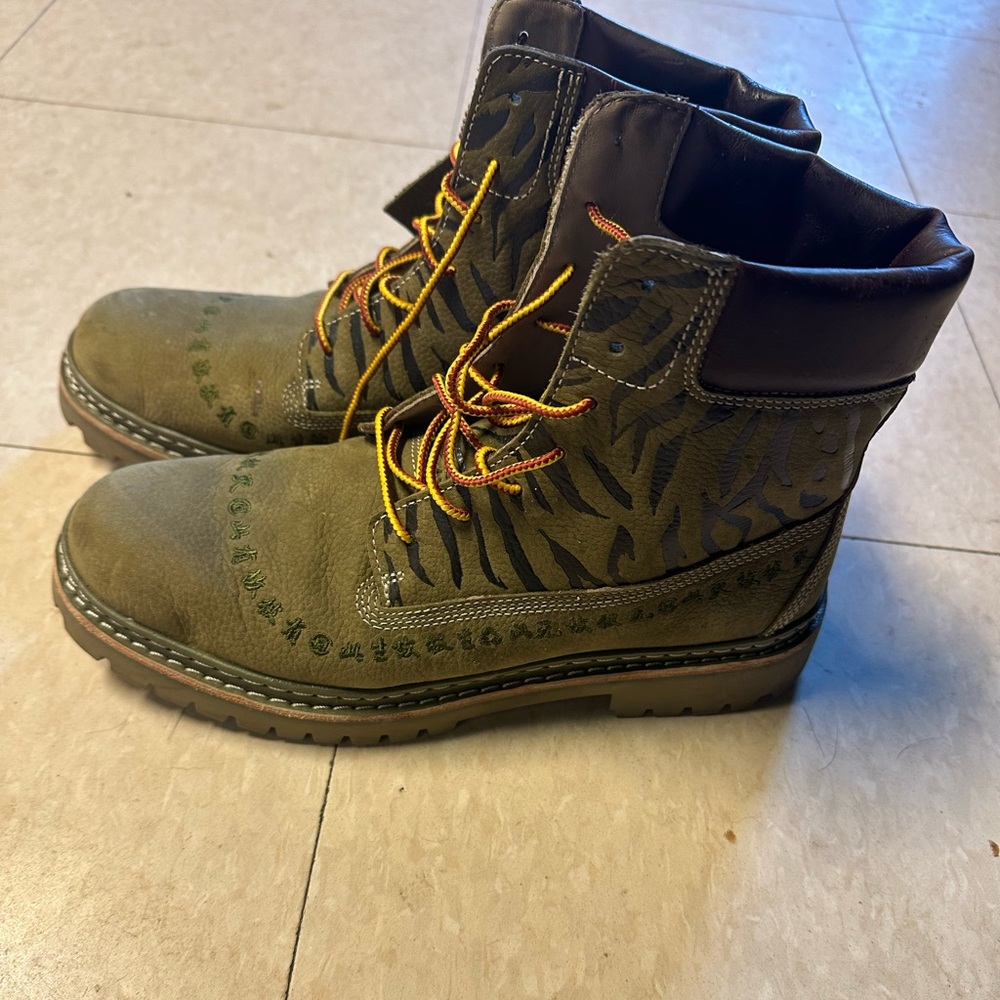 8 1/2 green Tims one of a kind